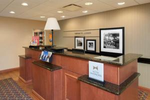 Vstupní hala nebo recepce v ubytování Hampton Inn Macomb + 37 fotografií