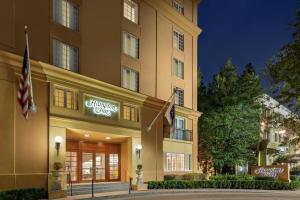 a rendering of the entrance to the hampton inn suites at Hampton Inn New Orleans/St.Charles Ave in New Orleans