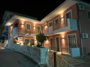 Gallery image of ANAX APARTMENTS PARGA in Parga +21 photos