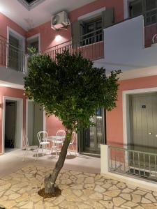 Το κτήριο όπου στεγάζεται  το διαμέρισμα