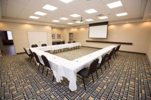 Бизнес-центр и/или конференц-зал в Hampton Inn & Suites Oklahoma City Airport +23 фотографии
