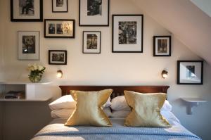 Letto o letti in una camera di Hillside Lodge B&B