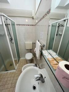 Koupelna v ubytování Hotel Columbia Frontemare