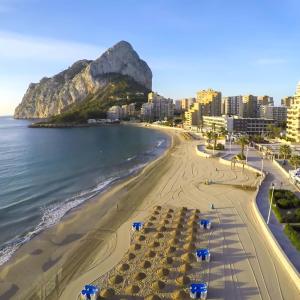 an aerial view of a beach with buildings and the ocean at TIMORA SEA VIEW New Apart' Hipocampos in Calpe
