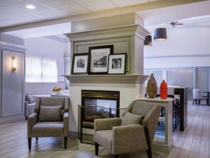 Posezení v ubytování Hampton Inn Raynham-Taunton