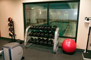 Fitness centrum a/nebo fitness zařízení v ubytování Hampton Inn Raynham-Taunton