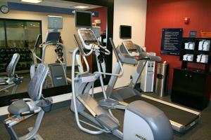 Fitness centrum a/nebo fitness zařízení v ubytování Hampton Inn Raynham-Taunton