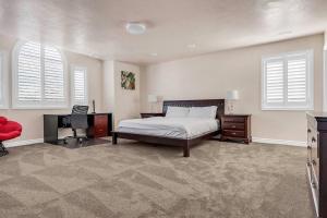 מיטה או מיטות בחדר ב-Beautiful house, Convenient location