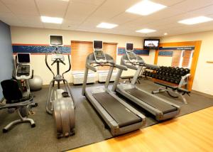 Fitness centrum a/nebo fitness zařízení v ubytování Hampton Inn Rockford