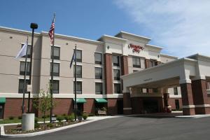 a rendering of the front of a hotel at Hampton Inn Rochester-Webster in Webster