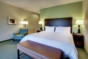 Postel nebo postele na pokoji v ubytování Hampton Inn Vernon