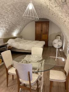 Χώρος καθιστικού στο Les Matelles : charmant logement en pierres