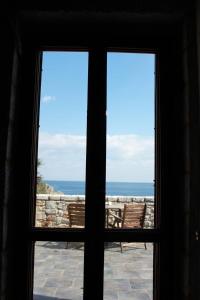Vista generica sul mare o vista sul mare dall'interno del bed & breakfast