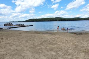 Gallery image of Chalet avec Spa Baskatong in Mont-Laurier