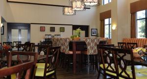 Εστιατόριο ή άλλο μέρος για φαγητό στο Hampton Inn & Suites-Knoxville/North I-75