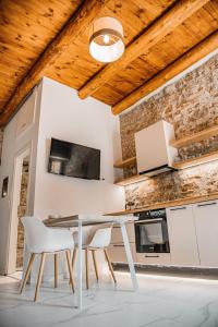 Kuchyň nebo kuchyňský kout v ubytování Petra Elounda Suites - Adults Only
