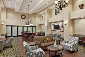 Posezení v ubytování Hampton Inn & Suites Enid