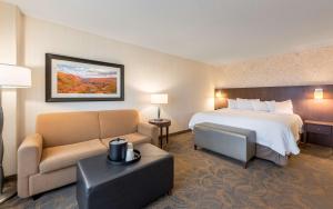 Postel nebo postele na pokoji v ubytování Hampton Inn Sydney
