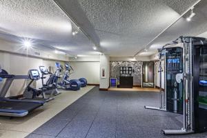 Fitness centrum a/nebo fitness zařízení v ubytování Hilton Waco