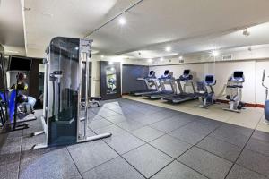 Fitness centrum a/nebo fitness zařízení v ubytování Hilton Waco