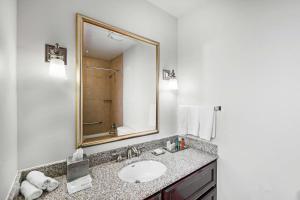 Koupelna v ubytování Hilton Waco