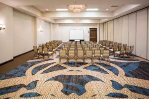 DoubleTree by Hilton Boston-Milford商务区和/或会议室