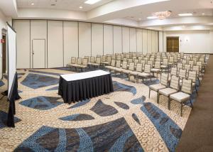 DoubleTree by Hilton Boston-Milford商务区和/或会议室