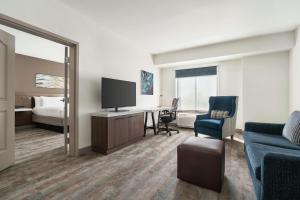 TV/trung tâm giải trí tại Hilton Garden Inn Charlotte/Ayrsley