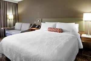 Letto o letti in una camera di Hilton Garden Inn Columbus/Polaris