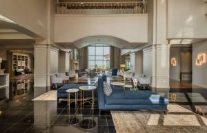 Posezení v ubytování Hilton Dallas/Rockwall Lakefront Hotel