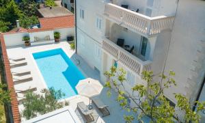 Bazén v ubytování Villa Bianca Vodice nebo v jeho okolí