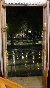 Výhled na řeku, která protéká v blízkosti hotelu