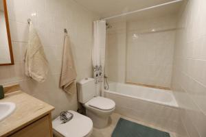 A bathroom at Mediterranean City Még 32 kép