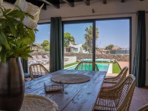 La pileta dentro o cerca de Villa in Fuerteventura with private pool