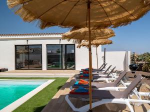 La pileta dentro o cerca de Villa in Fuerteventura with private pool