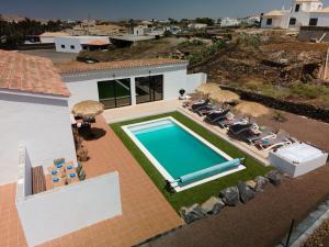 La pileta dentro o cerca de Villa in Fuerteventura with private pool