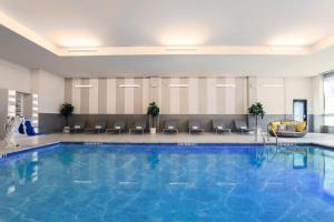 Swimmingpoolen hos eller tæt på Residence Inn by Marriott Dallas Frisco