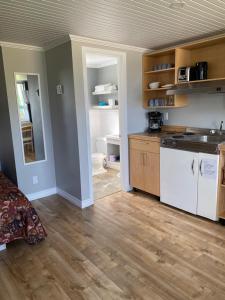 Dapur atau dapur kecil di Chalets Glenn