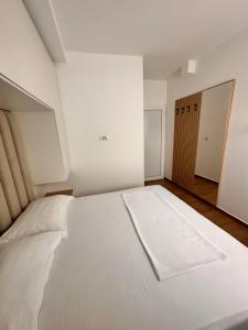 Gallery image of Vila SUN 2E in Ksamil