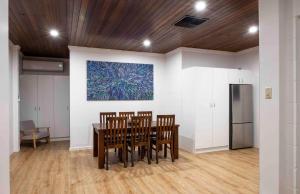 Fotografie z fotogalerie ubytování 4 Bedrooms, 2 Bathrooms in Alice Springs v destinaci Alice Springs + 11 fotografií