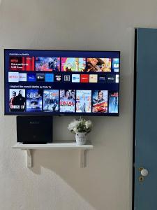 Μια τηλεόραση ή/και κέντρο ψυχαγωγίας στο MAMY Sweet Home +21 φωτογραφίες