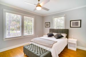 Ένα ή περισσότερα κρεβάτια σε δωμάτιο στο Relaxing Baton Rouge Retreat with Patio!