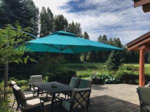 Afbeelding uit fotogalerij van 8140 Nicklaus North in Whistler