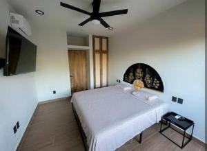 ภาพในคลังภาพของ Casa Dakini en la Punta with pool and ocean view ในปูแอร์โตเอสกอนดิโด