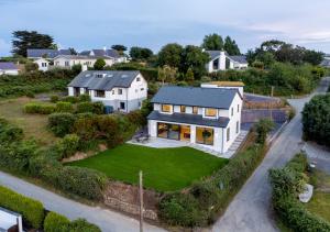 eine Luftansicht eines Hauses in der Unterkunft Bryn Benar in Abersoch