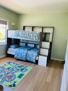 Dviaukštė lova arba lovos apgyvendinimo įstaigoje Heart of Katoomba Semi 2 bedroom Home