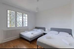 Photo de la galerie de l'établissement Grande Maison au Calme dans une Propriété Privee, à Limonest