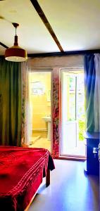 Postel nebo postele na pokoji v ubytování LAILA Guest House