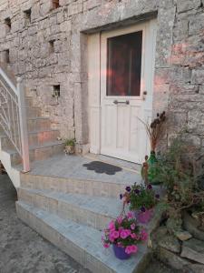 Φωτογραφία από το άλμπουμ του Cosy Studio with breathtaking view στον Γάιο