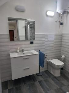 Ванная комната в A CASA DI FALCO 2